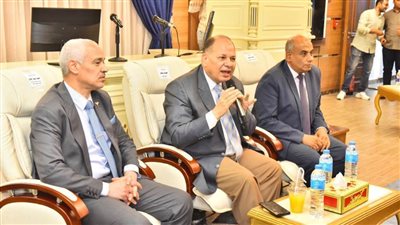 محافظ أسيوط يترأس مؤتمر التوعية بالمبادرة الوطنية للمشروعات الخضراء الذكية