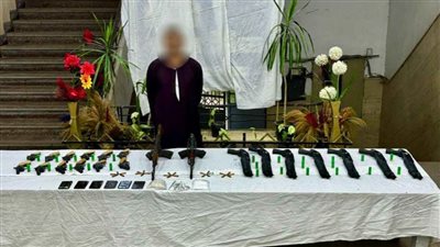 سقوط عنصر إجرامي بحوزته أسلحة ومخدرات في أسيوط 