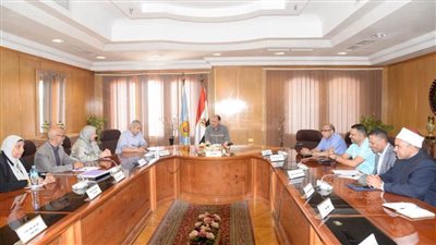 محافظ أسيوط يؤكد ضرورة تكثيف العمل الميداني وتضافر الجهود لمواجهة الزيادة السكانية 