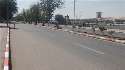 الموجة الحارة تجبر مواطني أسوان على الهرب من الشوارع وإغلاق للمحال 