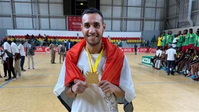 طائرة رجال الأهلي تضم إسلام عبدالسميع قادمًا من طلائع الجيش