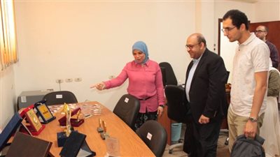 فريق تقييم برنامج منح الجامعات الحكومية يزور مركز رعاية الطلاب ذوي الإعاقة بجامعة أسيوط