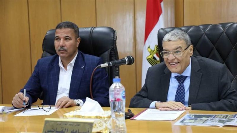 محافظ المنيا خلال