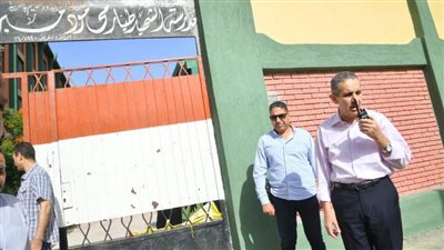 محافظ الغربية يتفقد محور النعناعية ومحيط المدارس بكفرالزيات استعدادًا لامتحانات الثانوية 