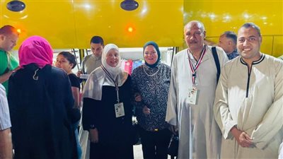 محافظ المنيا يعلن مغادرة آخر أفواج حجاج الجمعيات الأهلية لبيت الله الحرام