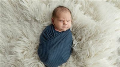 الطفل العابس.. رضيع يكتسب شهرة واسعة بسبب ملامح وجهه الغاضبة