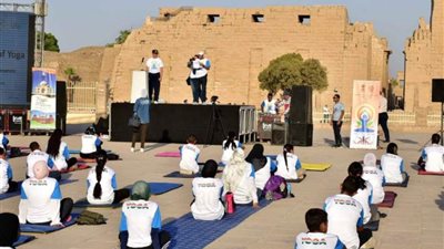 احتفالية بذكرى اليوم العالمي لليوجا في معبد الكرنك بالأقصر