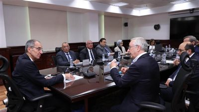 وزير الاتصالات يجتمع مع مسؤولي نوكيا العالمية