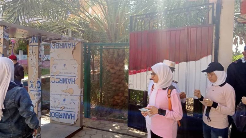 جانب من امام لجان