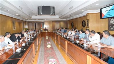 محافظ أسيوط يناقش الاستعدادات النهائية لاستقبال عيد الأضحى والتوسع في فتح منافذ السلع الغذائية