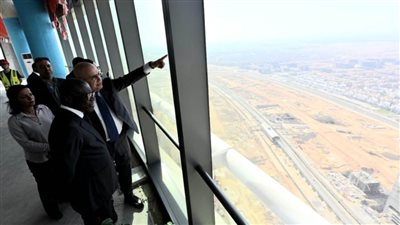 نائب رئيس غينيا الاستوائية يزور العاصمة الادارية ويبدي إعجابه بسرعة التنفيذ