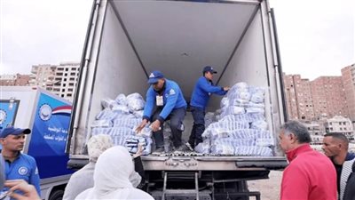 القوات المسلحة توزع كميات كبيرة من الحصص الغذائية بنصف الثمن بمختلف محافظات الجمهورية