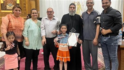  الأنبا بيشوي أسقف كنائس أسوان يكرم بطلات الجمهورية في الجمباز 