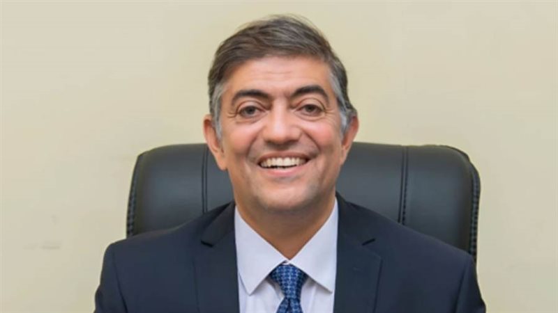 هشام عبدالعزيز