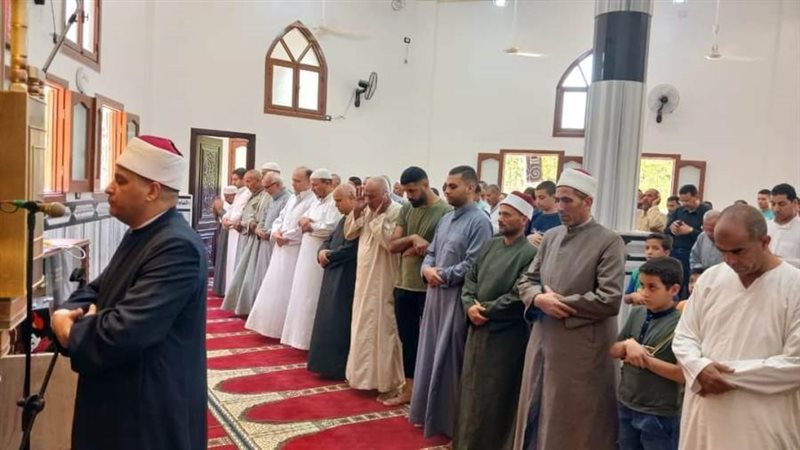 أداء فريضة الصلاة