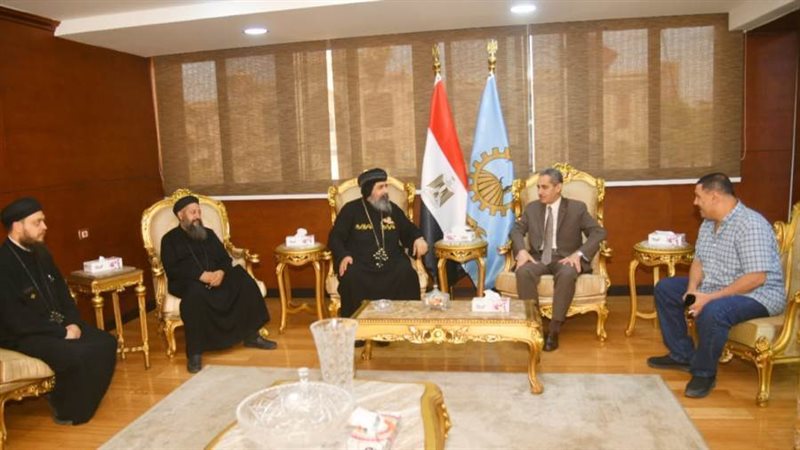 أسقف المحلة خلال