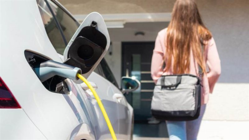 سيارة كهربائية- روزا