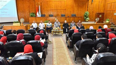 محافظ أسيوط يعقد مؤتمراً للتوعية بالمبادرة الوطنية للمشروعات الخضراء الذكية