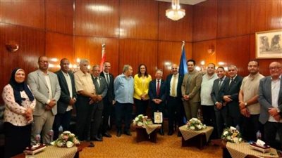 وفد من نقابة الأطباء يزور محافظة البحيرة