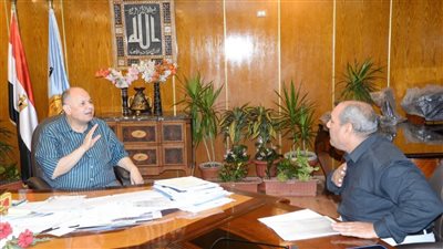 محافظ أسيوط يوجه مسؤولي الإصلاح الزراعي بتكثيف خدمات المنافذ المتنقلة لبيع السلع