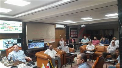 ترشيد الاستهلاك.. رئيس «مياه سوهاج» يتابع استعدادات غرفة الطوارئ لاستقبال عيد الأضحى