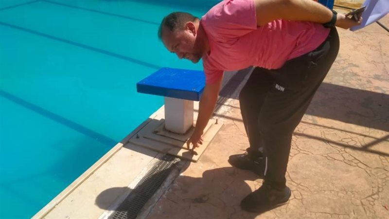 فحص حمامات السباحة