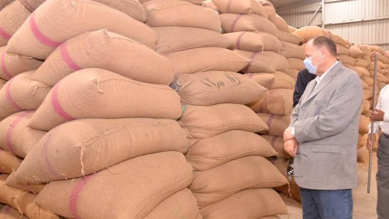 محافظ أسيوط خلال