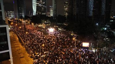 عشرات الآلاف يُطالبون بإسقاط حكومة نتنياهو