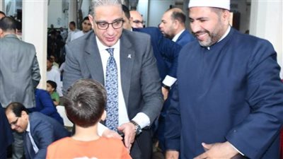 محافظ الفيوم يؤدى صلاة عيد الأضحى المبارك بمسجد ناصر الكبير 