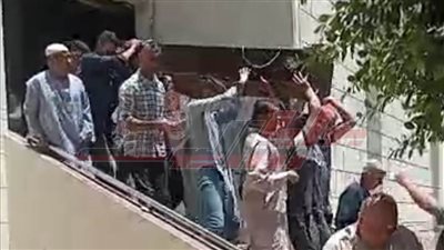 وسط حالة من الحزن.. تشييع جثمان والد اللاعب أحمد رؤوف من مسقط رأسه بإحدى قرى المنيا