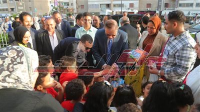 محافظ كفر الشيخ يتفقد دار الأمل لإيواء الأطفال الأيتام ويقدم لهم هدايا الرئيس