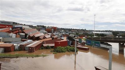 فيضانات تضرب جنوب الصين ودرجات حرارة مرتفعة في باقي البلاد