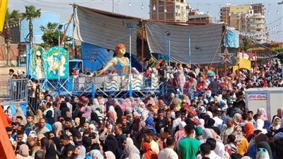 توافد آلاف المواطنين على حديقة الأسرة والطفولة والرحلات النيلية بدسوق
