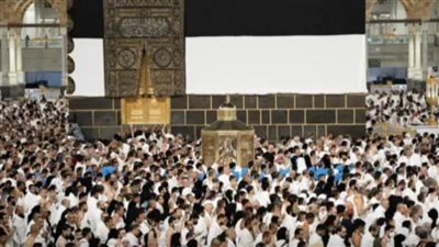 حجاج بيت الله الحرام يؤدون طواف الإفاضة وسط منظومة خدمات متميزة