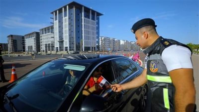 وزارة الداخلية.. تكثيف الخدمات المرورية على الطرق السريعة والساحلية لتأمين احتفالات المواطنين بعيد الأضحى