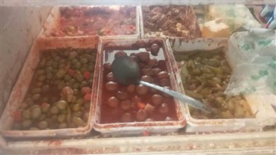 صحة أسوان : إعدام 574 كيلو مواد غذائية فاسدة بالأسواق