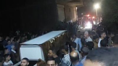 تشييع جثامين أم وبناتها الثلاث لقين مصرعهن في انقلاب سيارة ملاكي بترعة بالشرقية 