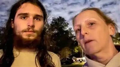 عاجل| يقتل والدته أمام الشرطة بمنزله في تامبا