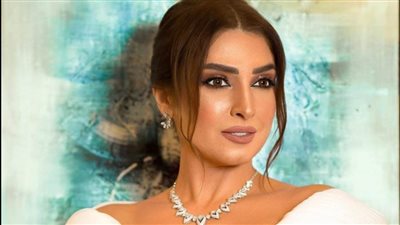 روجينا تصدم جمهورها بعد تعرضها لحروق في وجهها