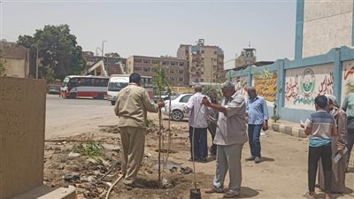 محافظ أسيوط: حملات تشجير ونظافة ببعض المنشآت التعليمية وشوارع وميادين حى شرق 