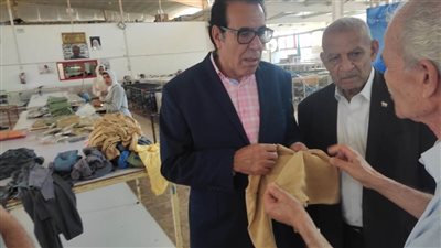 الغزل والنسيج واتحاد عمال الإسكندرية في زيارة لشركة النجار للملابس