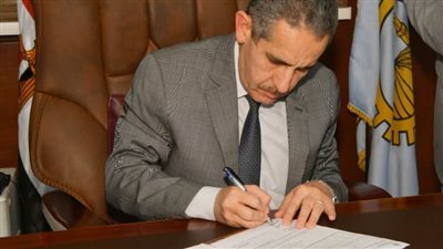 بالصور.. محافظ الغربية يعتمد تنسيق القبول بالثانوي العام والفني