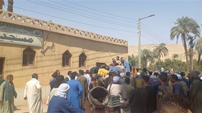 عثروا عليه مذبوحا ومبتور اليدين.. تشييع جثمان طفل البداري المتغيب