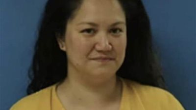 عاجل.. أمريكية تحاول إغراق طفلة.. كل جريمتها أنها مسلمة