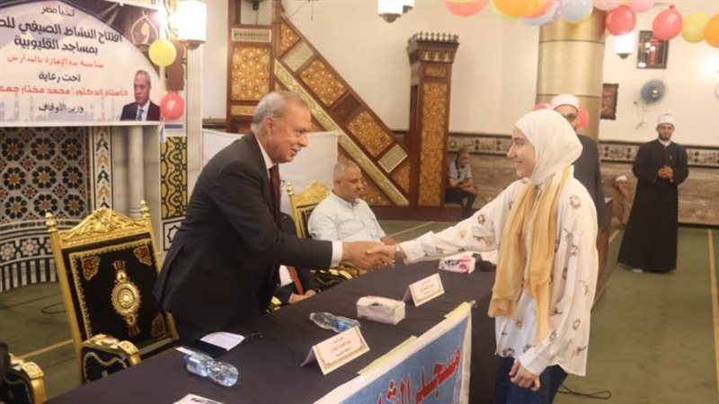 محافظ القليوبية يكرم