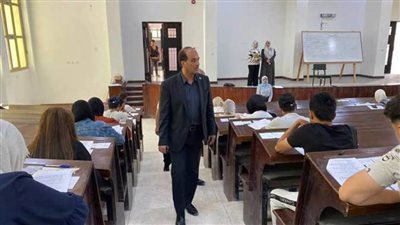 رئيس جامعة العريش: يتفقد أعمال امتحانات الدراسات العليا بالجامعة