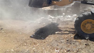 تنفيذ إزالة فورية لثلاث حالات تعدٍّ بالبناء المخالف بمركز ومدينة القنطرة شرق 