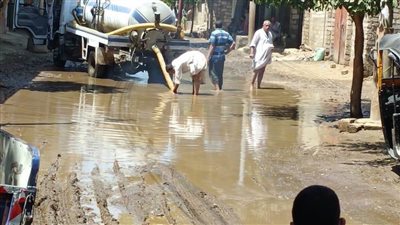 محافظ المنيا يوجه بحل فوري لمشكلات مياه الشرب والصرف الصحي بديرمواس وبني مزار وسمالوط