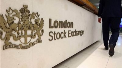 الأسهم البريطانية تغلق على ارتفاع