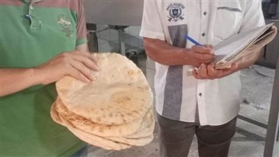 غلق مخبزبن بكفر الدوار لمدة 3 أشهر وتحرير 32 قضية لمخابز أخرى مخالفة